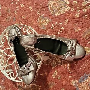 Corello Silver Flat with Bow, sz 10 (Eur 41)